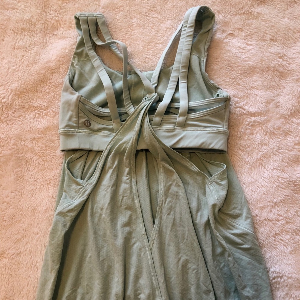 Lululemon tank